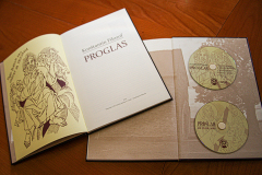 Снимка на дарената книга "Проглас"