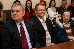 ТЕАТРАЛ НАПИСА ХУМОРИСТИЧНА ТЕОРИЯ ЗА БЪЛГАРСКИЯ НАРОД