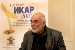 АКТЬОРЪТ ИВАН МИТЕВ СЪБРА ИСТОРИЯТА НА ВЕЛИКОТЪРНОВСКИЯ ТЕАТЪР В КНИГА