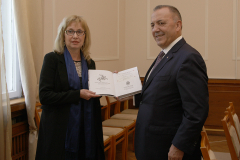 ДАРЕНИЕ ЗА НАЦИОНАЛНАТА БИБЛИОТЕКА
