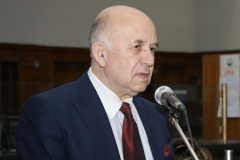 МАЯ МАНОЛОВА И МИТРОПОЛИТ НИКОЛАЙ С НАГРАДИ ЗА ЛИДЕРСТВО